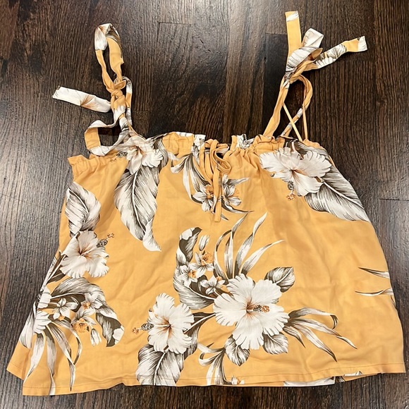 Fun flowy tie strap cropped tank By Rip Curl - Picture 3 of 3